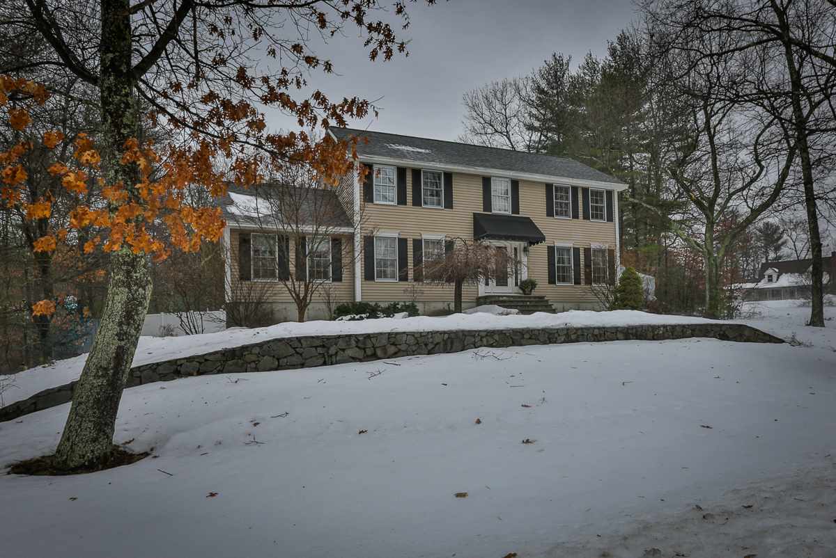 8 Rider Lane Derry, NH 03038 - Photo 1 of 29 Gallery Image 1