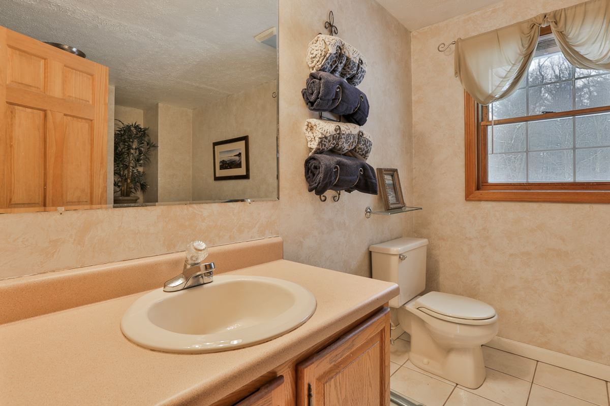 8 Rider Lane Derry, NH 03038 - Photo 23 of 29 Gallery Image 23