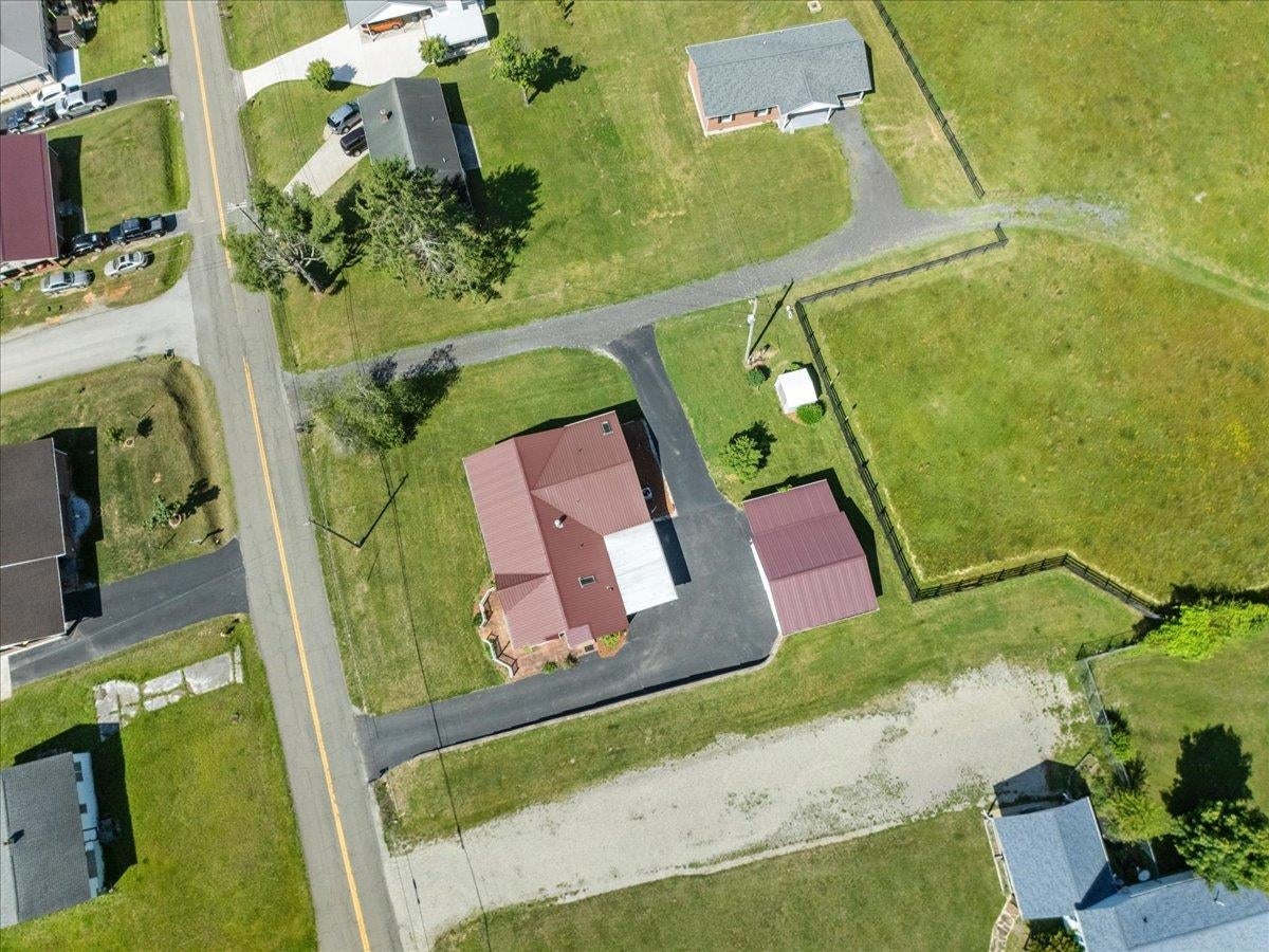 7727 Brooklyn Road Radford, VA 24141 - Photo 63 of 71 Gallery Image 63