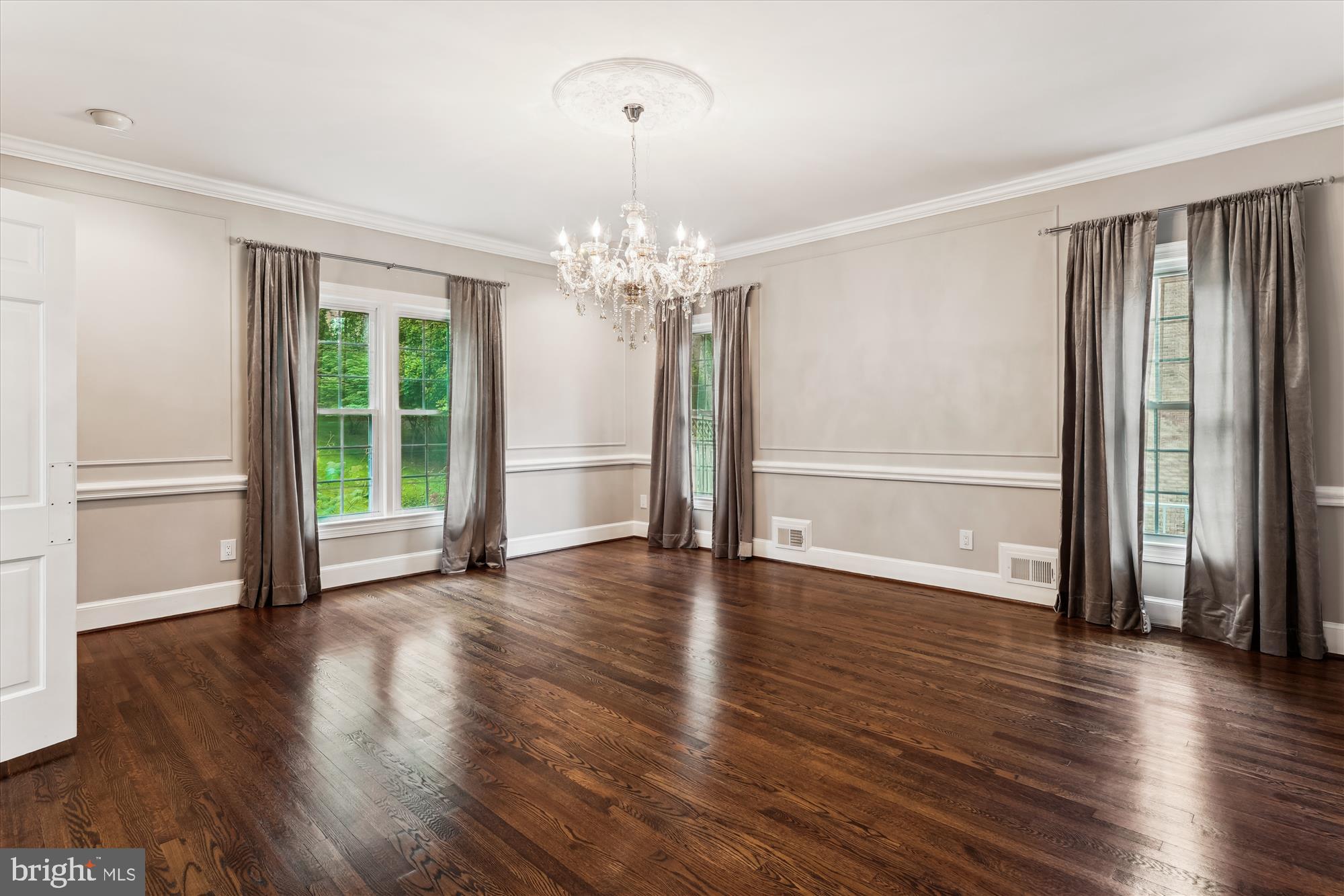 9801 Hall Road Potomac, MD 20854 - Photo 12 of 79 Dining Room