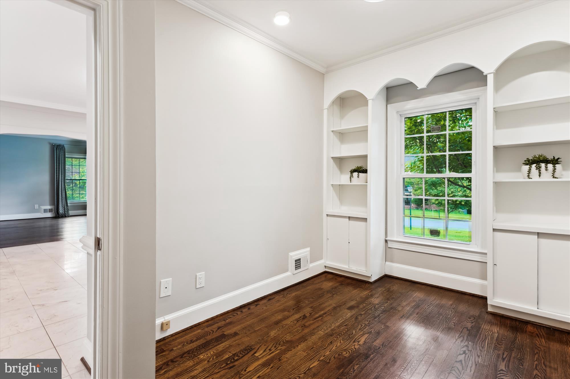 9801 Hall Road Potomac, MD 20854 - Photo 24 of 79 Office - main lvl