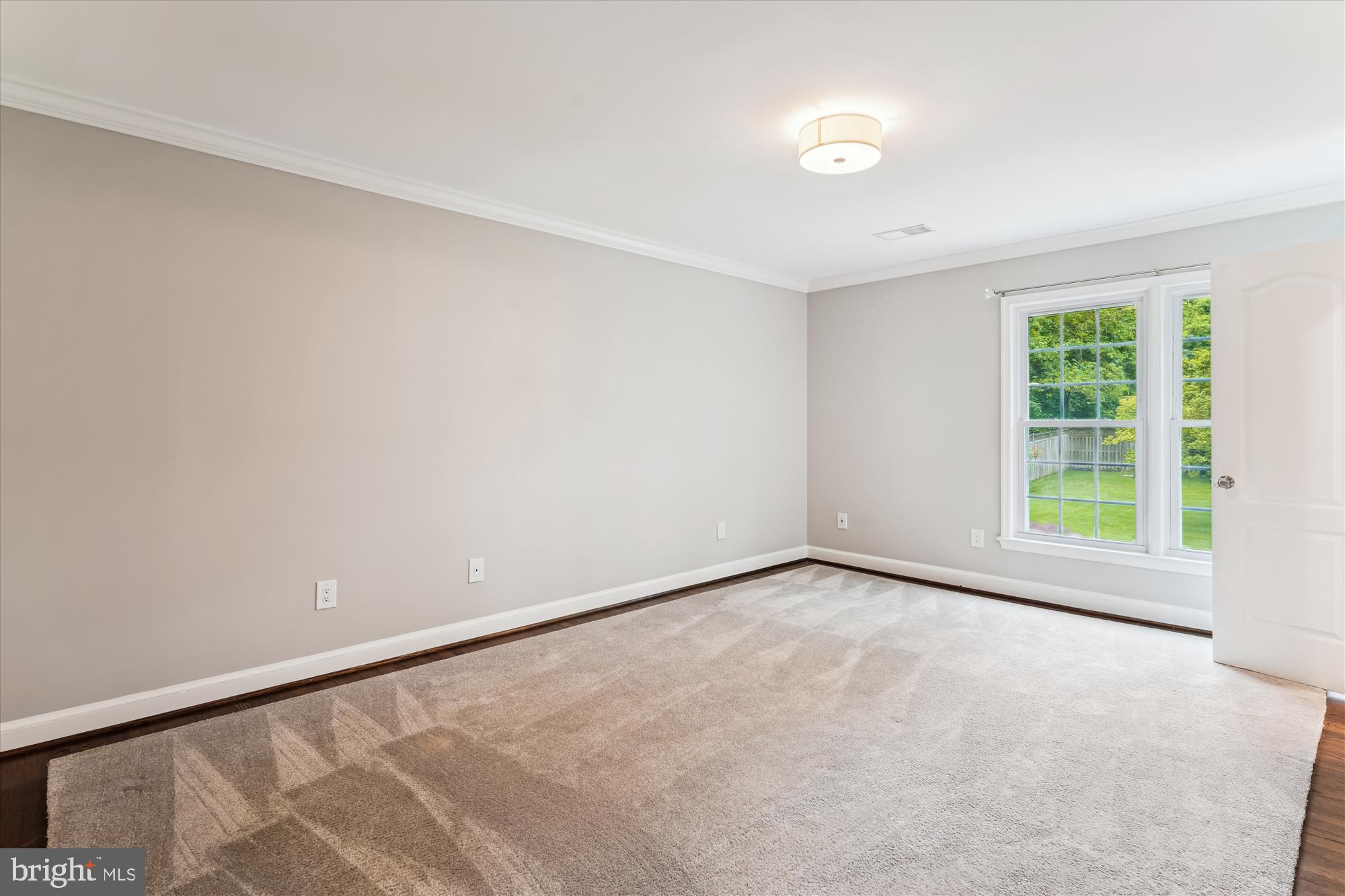 9801 Hall Road Potomac, MD 20854 - Photo 42 of 79 an empty room with windows
