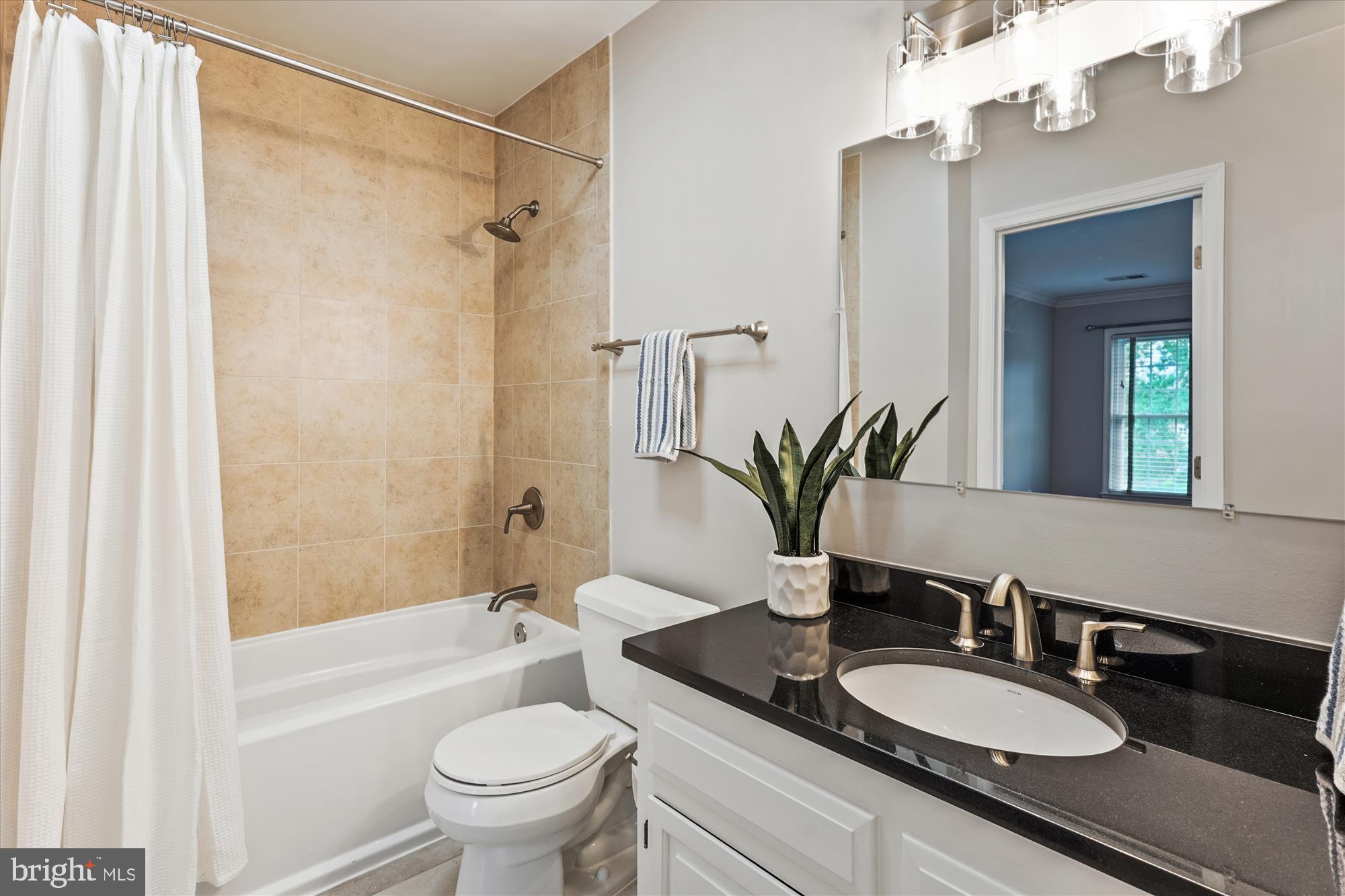 9801 Hall Road Potomac, MD 20854 - Photo 49 of 79 Ensuite Bath / Bedroom #4