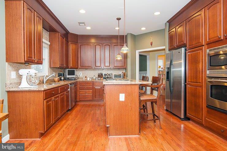 2181 South Glebe Road Arlington, VA 22206 - Photo 12 of 30 Kitchen
