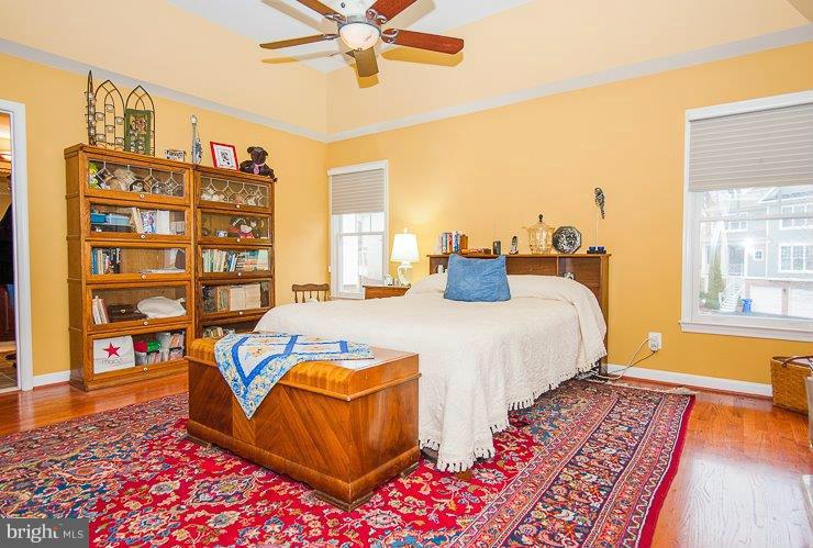 2181 South Glebe Road Arlington, VA 22206 - Photo 21 of 30 Bath (Master)