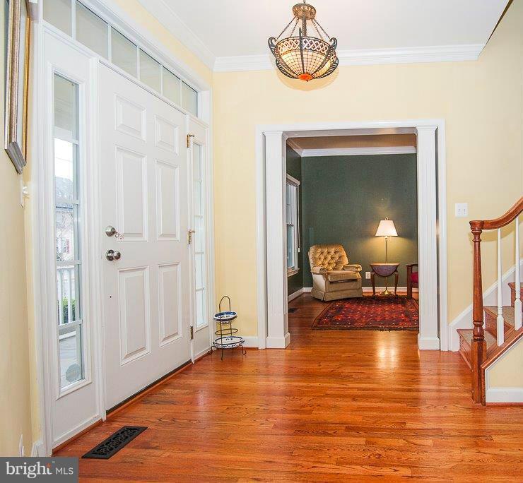 2181 South Glebe Road Arlington, VA 22206 - Photo 7 of 30 Interior (General)