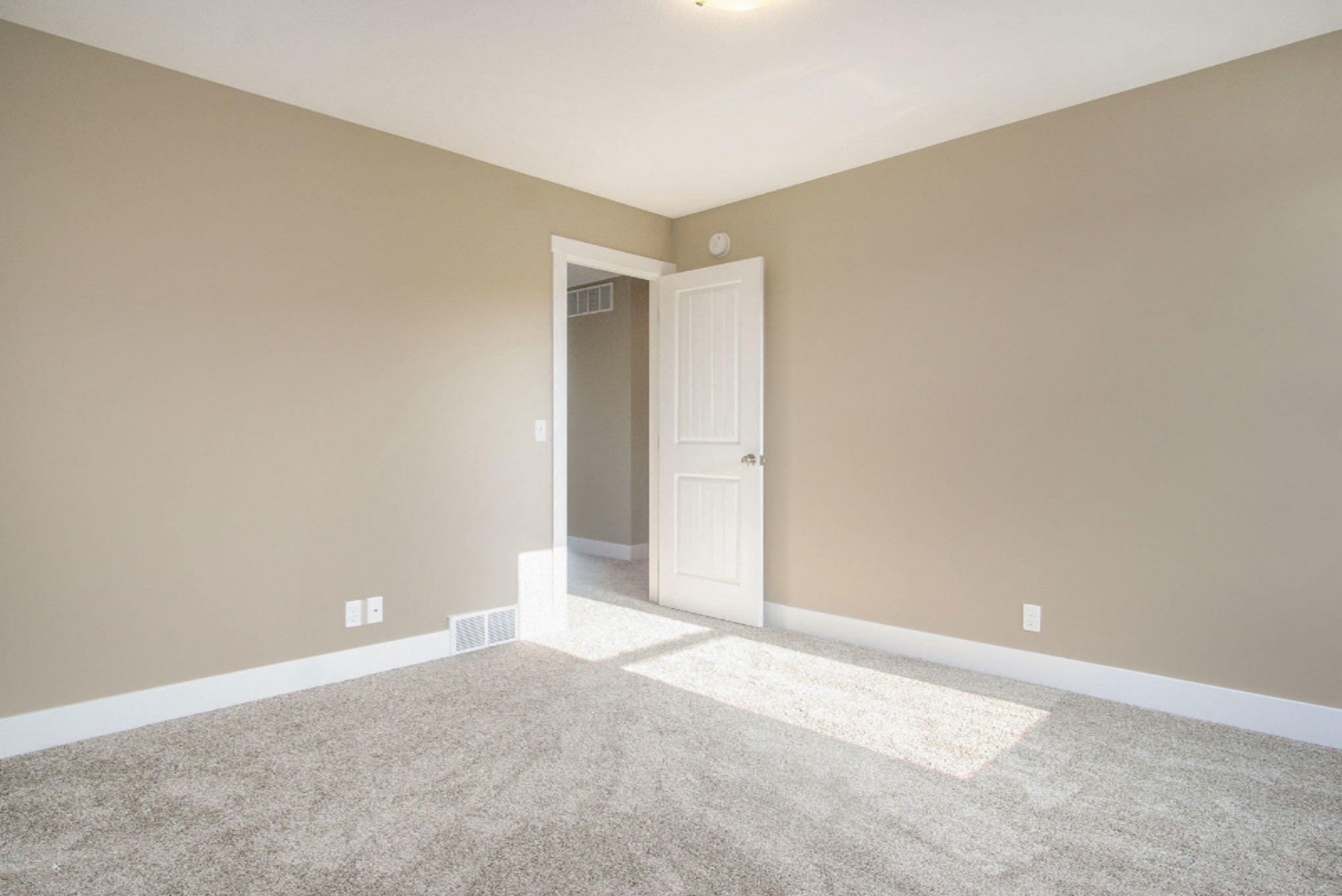2530 Eagle Ridge Muskegon, MI 49444 - Photo 32 of 41 DSC09347