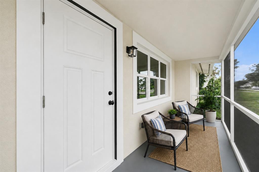 305 Shell Road Venice, FL 34293 - Photo 5 of 44 Gallery Image 5