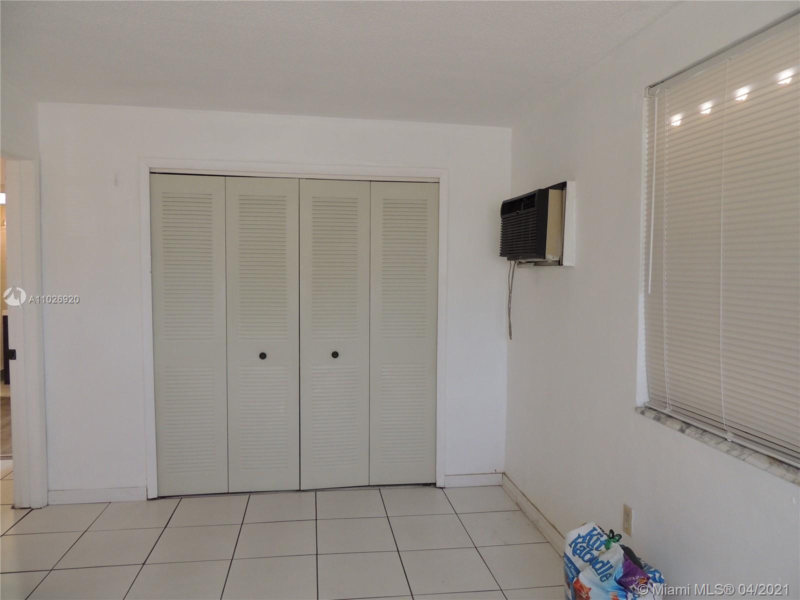 Westwood Lakes Miami, FL 33165 - Photo 23 of 29 a view of an empty room