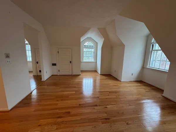 $2,695 | 600 Washington Street, Unit 7, Wellesley, MA 02482