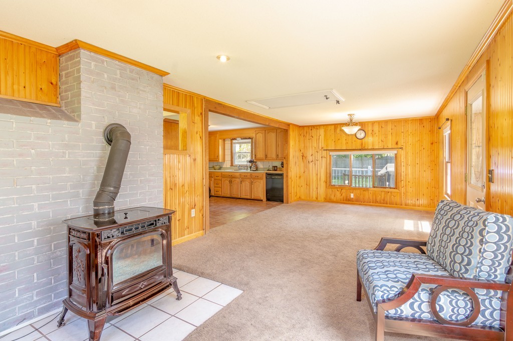 8 Matthews Road Southwick, MA 01077 - Photo 4 of 26 Gallery Image 4