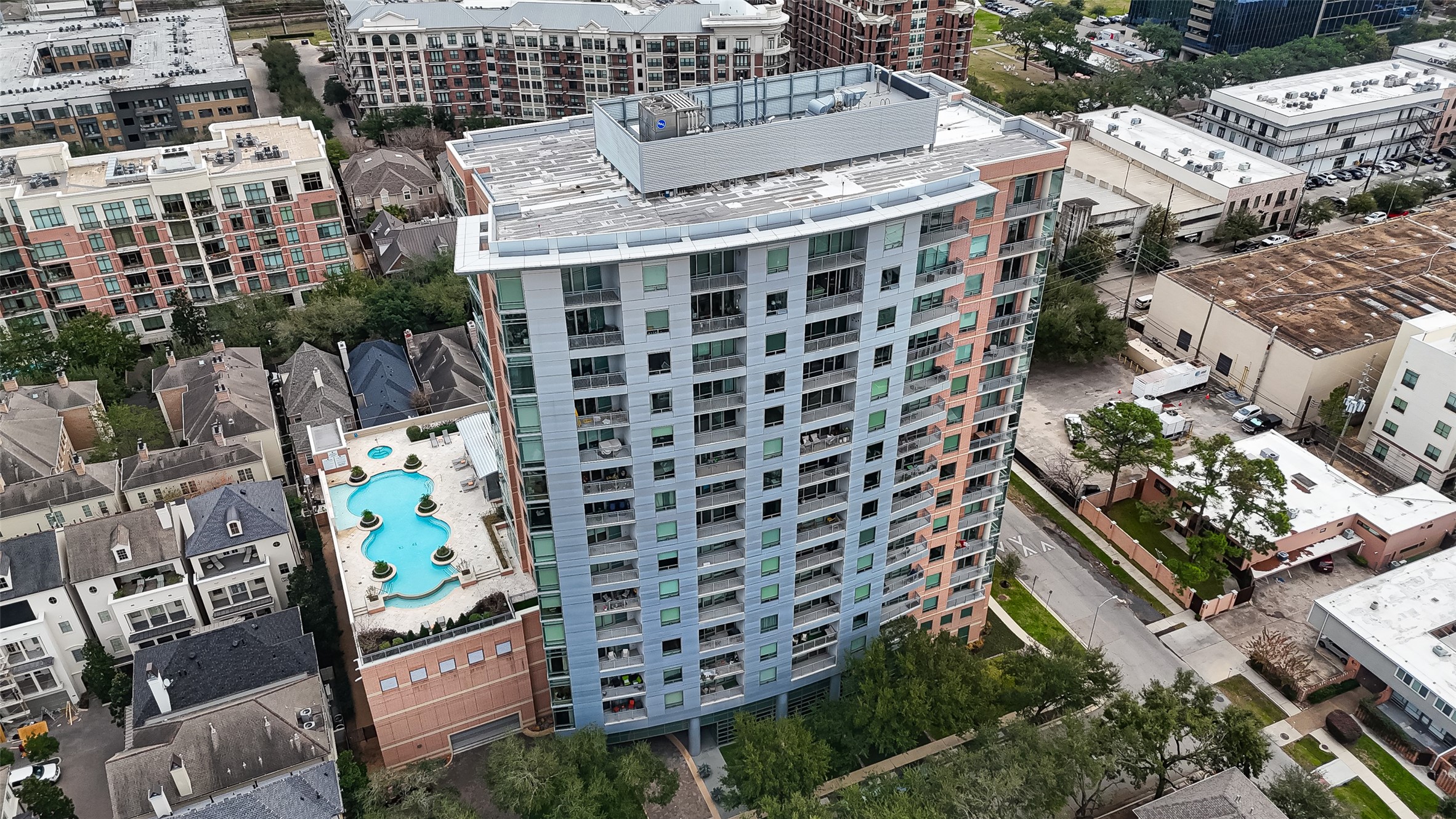 2207 Bancroft Lane, Unit 604 Houston, TX 77027 - Photo 38 of 40 a picture of city view