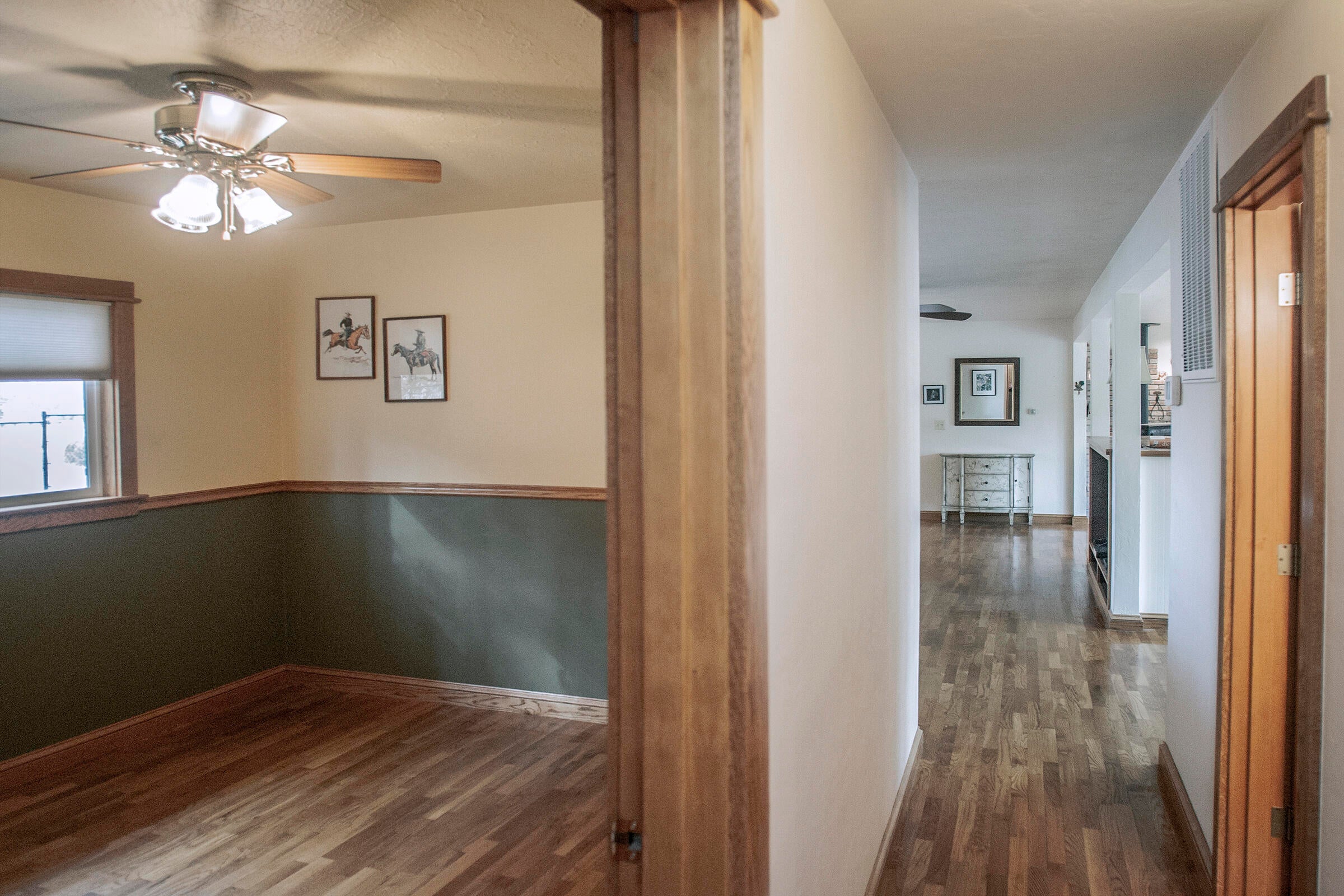 6554 Pioneer Road Medford, OR 97501 - Photo 19 of 50 2nd bedroom across from hallway bathroom