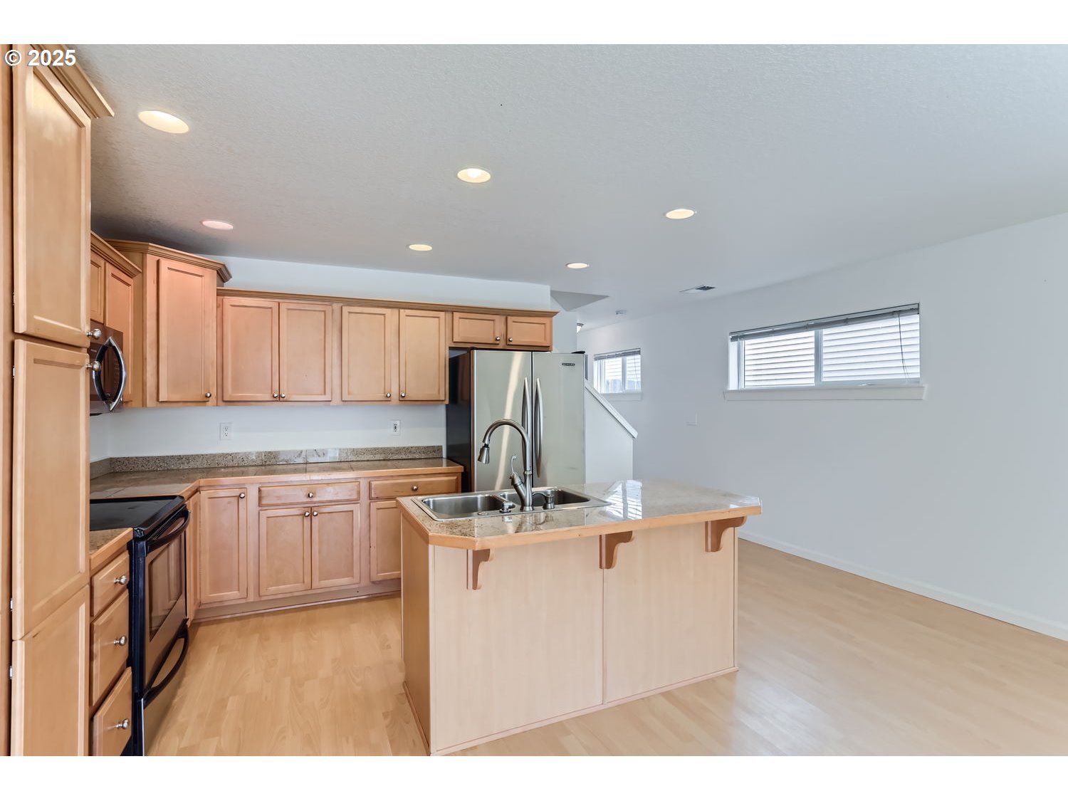 679 Southeast 148th Avenue Portland, OR 97233 - Photo 11 of 27 Kitchen