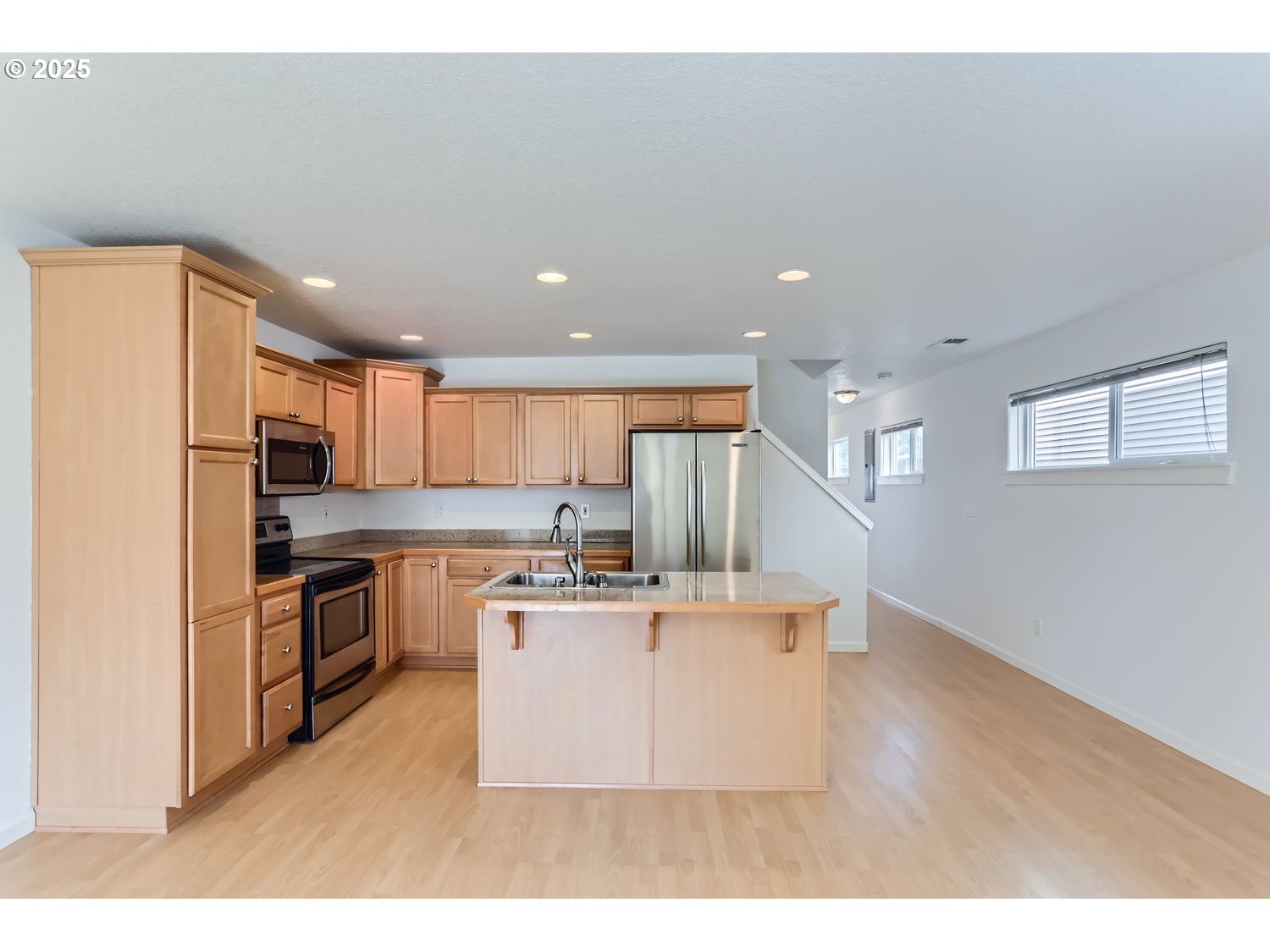 679 Southeast 148th Avenue Portland, OR 97233 - Photo 12 of 27 Kitchen