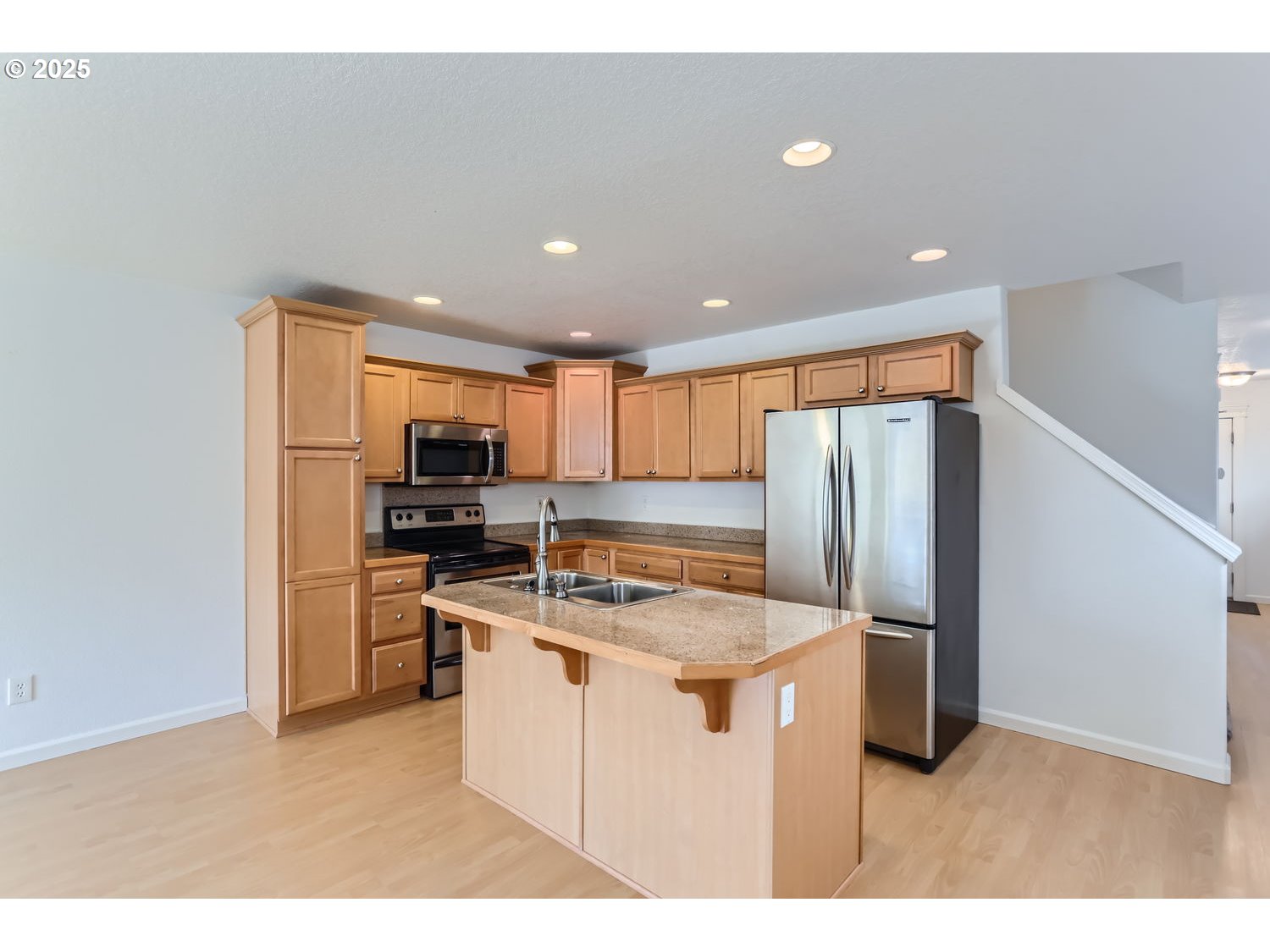 679 Southeast 148th Avenue Portland, OR 97233 - Photo 13 of 27 Kitchen