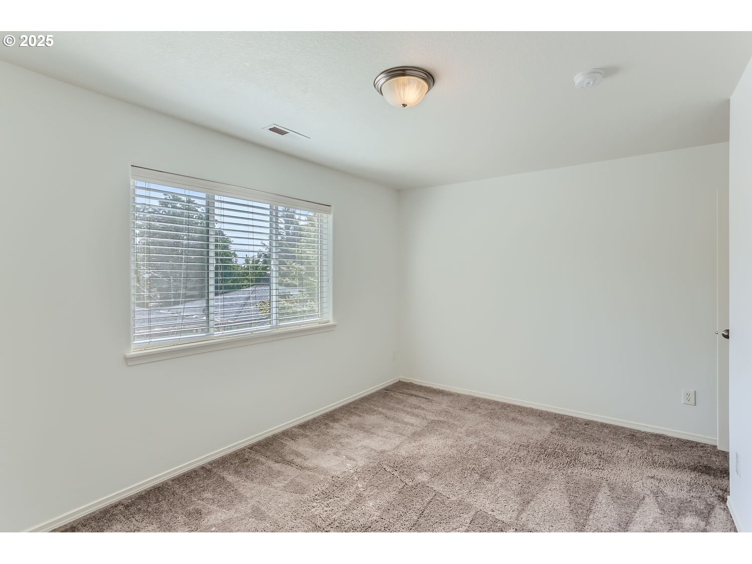 679 Southeast 148th Avenue Portland, OR 97233 - Photo 20 of 27 Bedroom