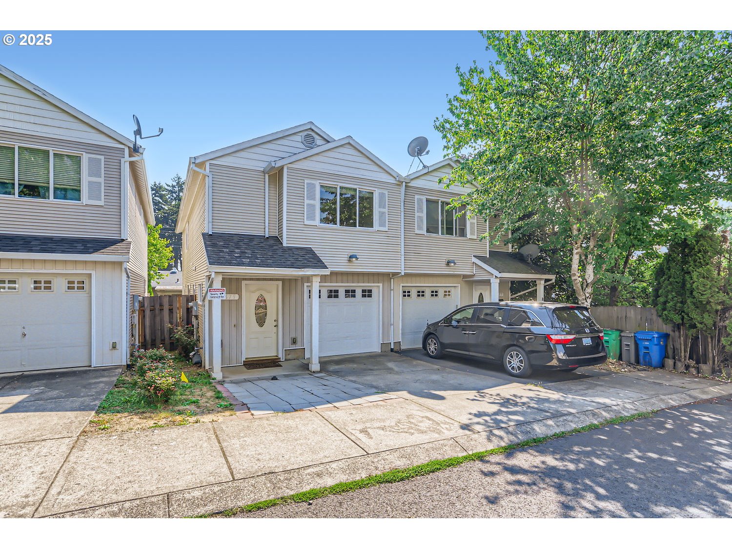 679 Southeast 148th Avenue Portland, OR 97233 - Photo 3 of 27