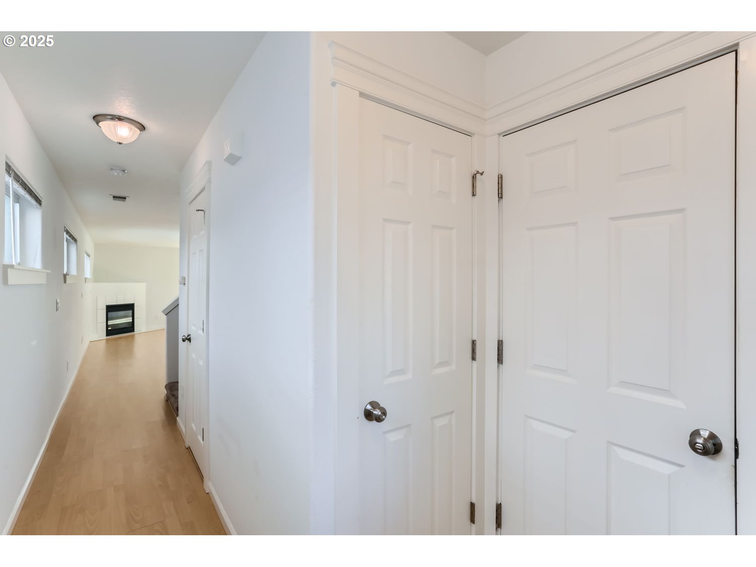679 Southeast 148th Avenue Portland, OR 97233 - Photo 6 of 27 Entrance/Foyer