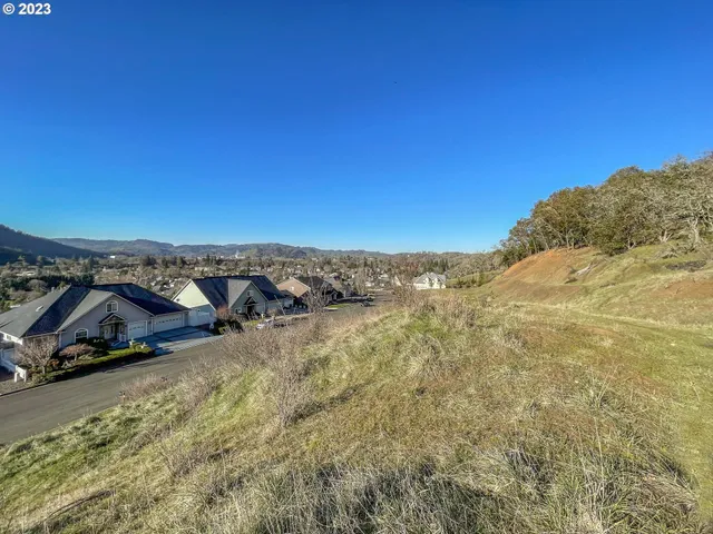 $57,000 | 747 North View Drive, Winchester, OR 97495