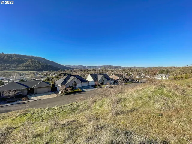 $57,000 | 747 North View Drive, Winchester, OR 97495