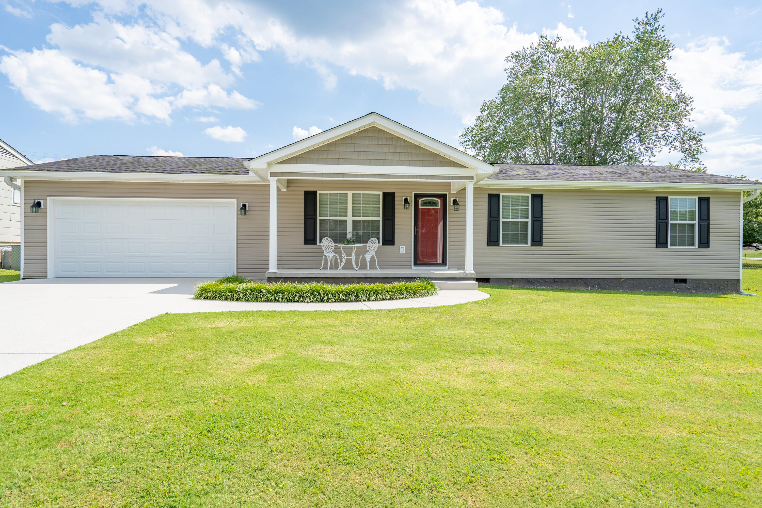 36 Hillsboro Road Rossville, GA 30741 - Photo 1 of 19 front of house