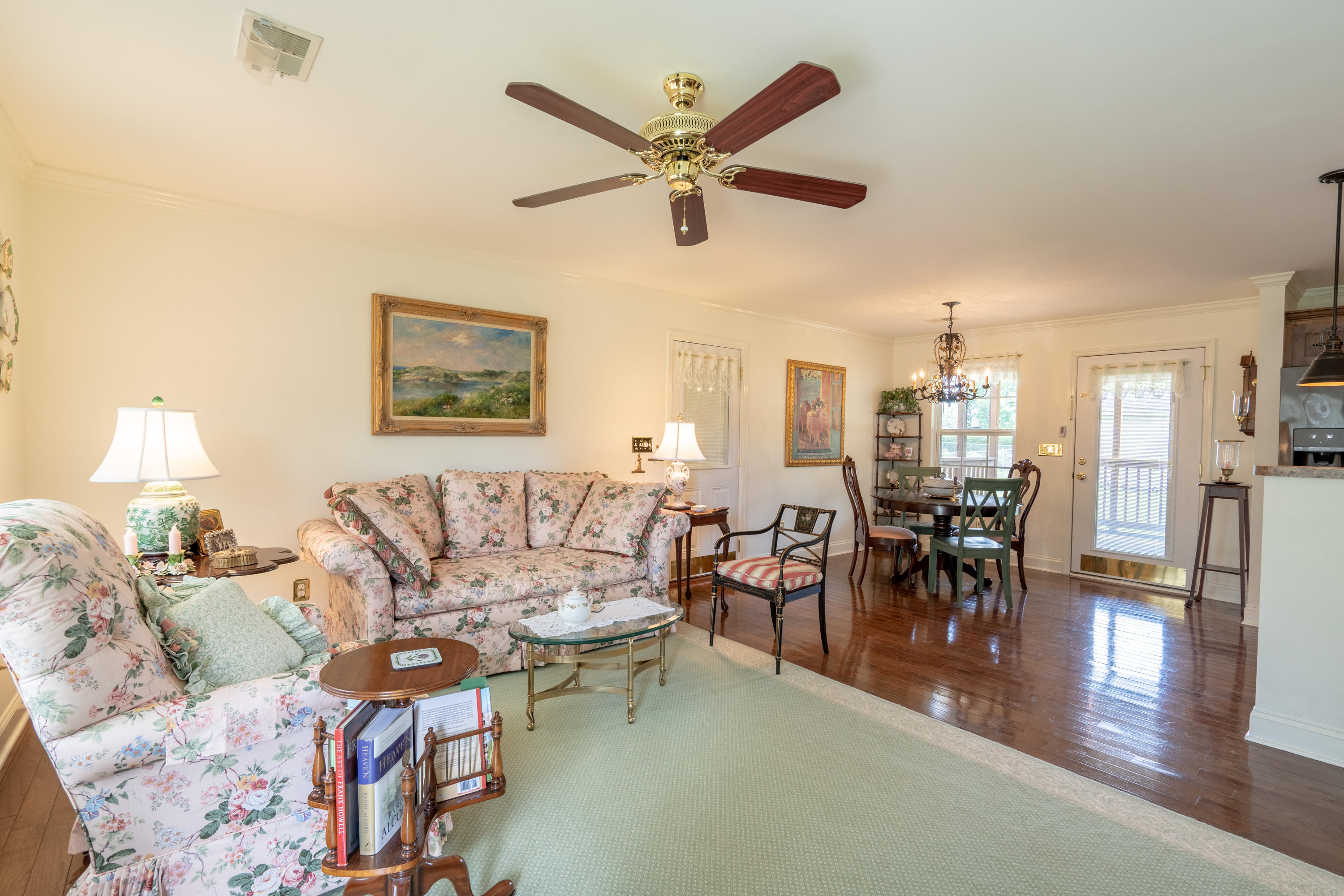 36 Hillsboro Road Rossville, GA 30741 - Photo 3 of 19 living room