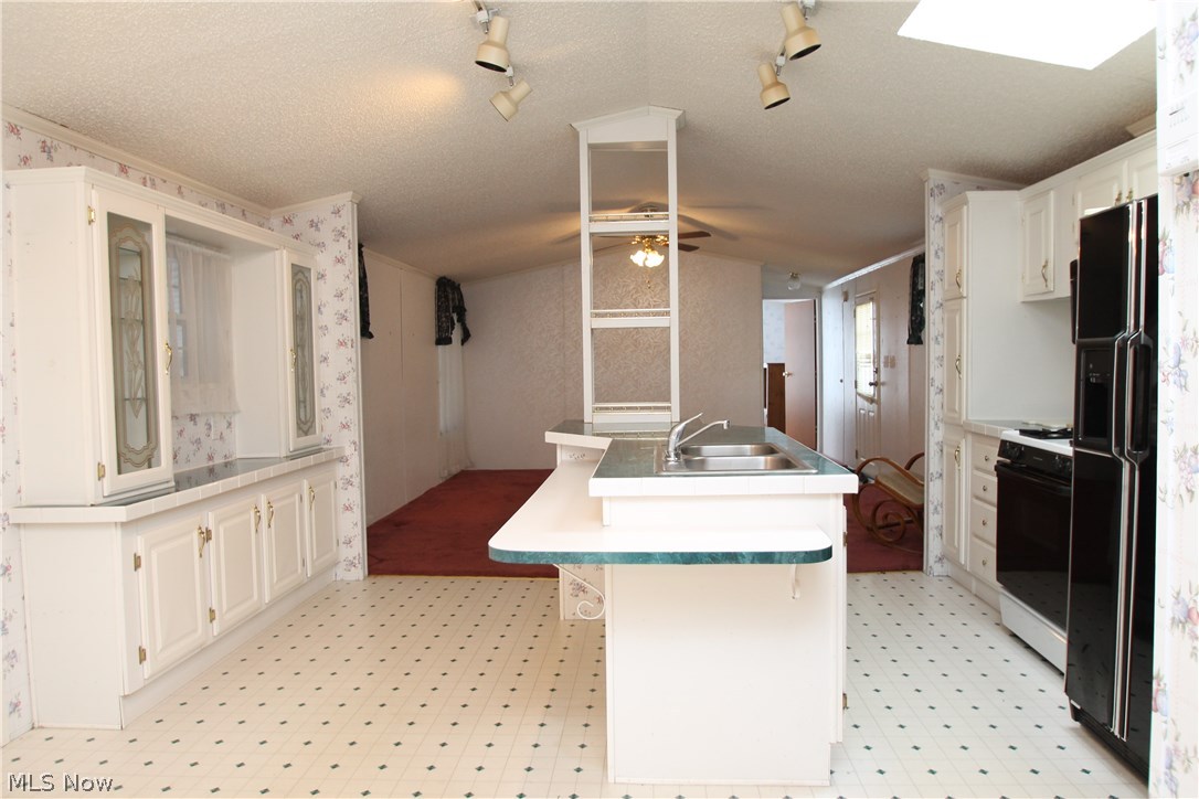 18592 Edwards Road, Unit 7 Doylestown, OH 44230 - Photo 3 of 12 Gallery Image 3