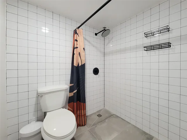 $1,800 | 3525 Sage Road, Unit 908, Houston, TX 77056