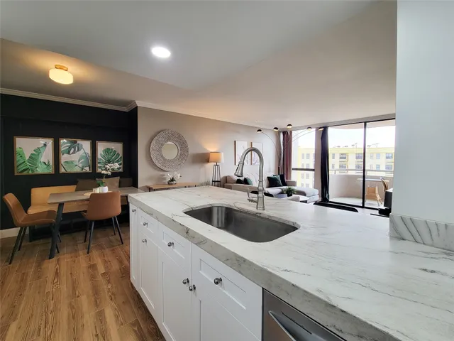 $1,800 | 3525 Sage Road, Unit 908, Houston, TX 77056