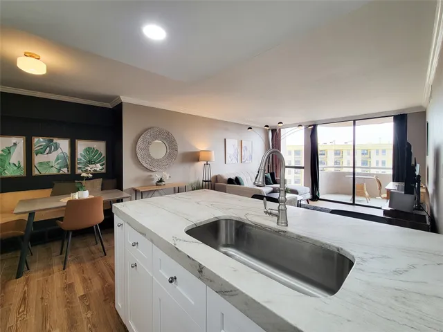 $1,800 | 3525 Sage Road, Unit 908, Houston, TX 77056