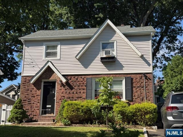 262 Windsor Road Wood-Ridge, NJ 07075 - Photo 1 of 18