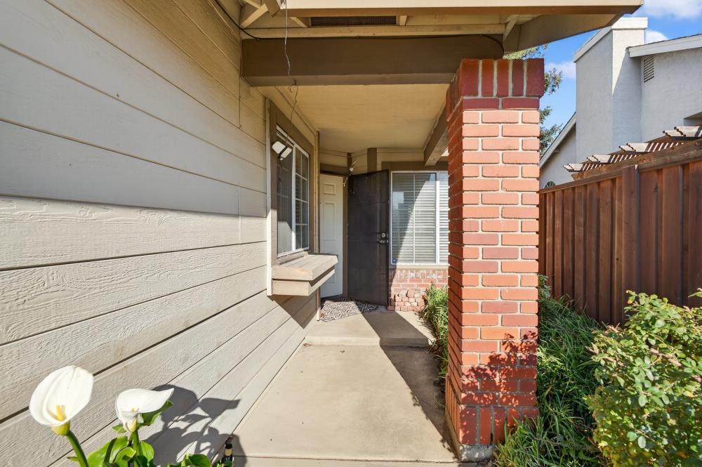 9131 Colonsay Way Sacramento, CA 95829 - Photo 4 of 37