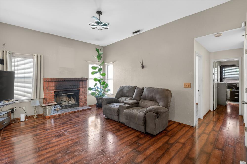 9131 Colonsay Way Sacramento, CA 95829 - Photo 7 of 37