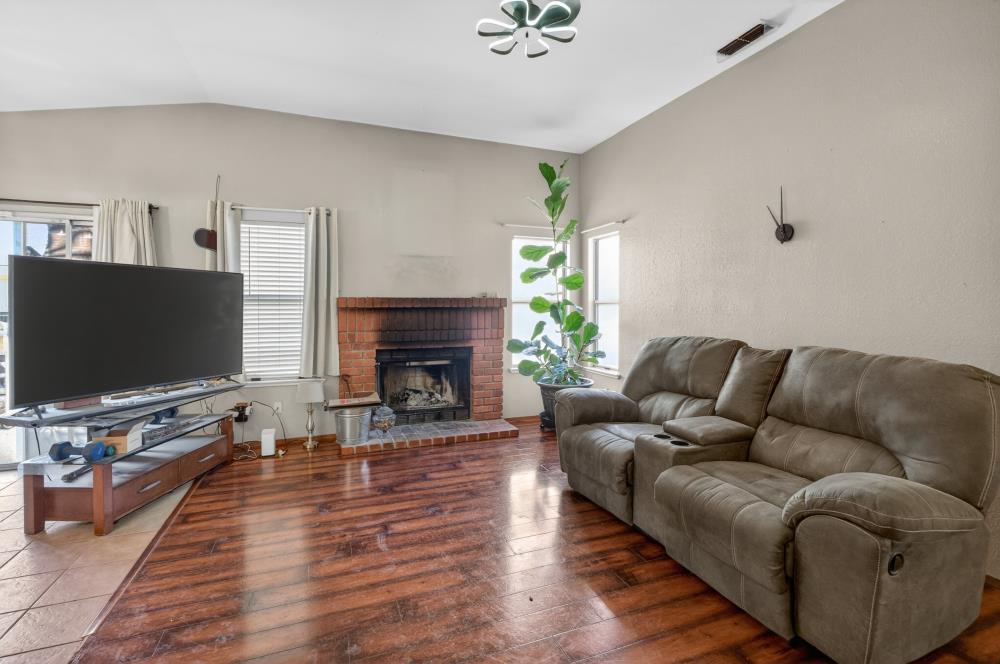 9131 Colonsay Way Sacramento, CA 95829 - Photo 8 of 37