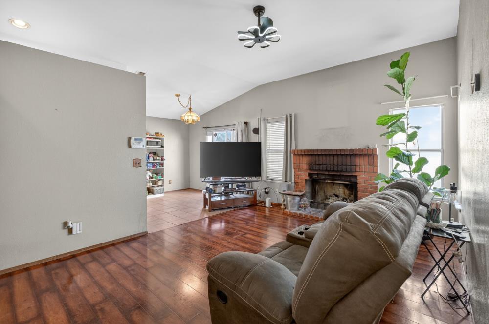 9131 Colonsay Way Sacramento, CA 95829 - Photo 9 of 37