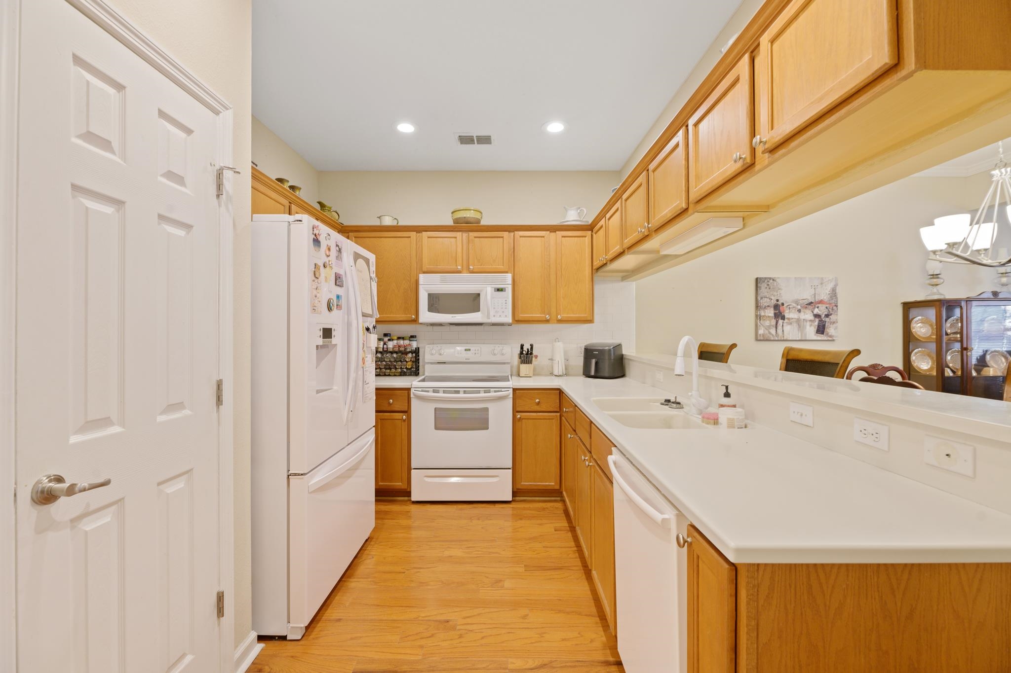 1320 Hendrix Road, Unit 801 Tallahassee, FL 32301 - Photo 3 of 25 Gallery Image 3