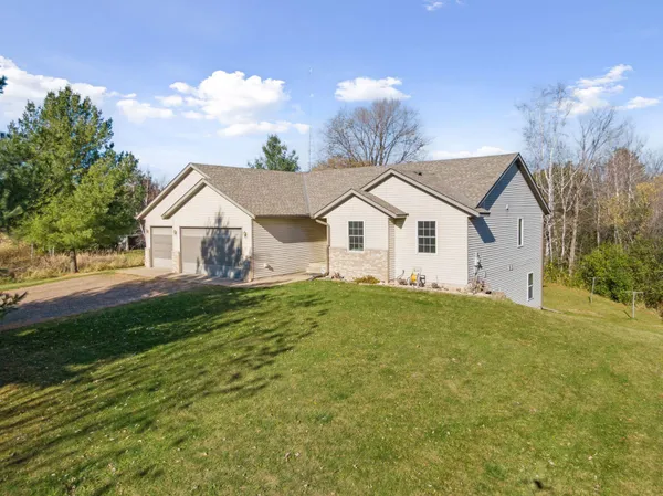 $460,000 | 1108 North Lake Drive West, Braham, MN 55006