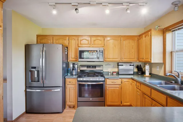 $475,000 | 1108 North Lake Drive West, Braham, MN 55006