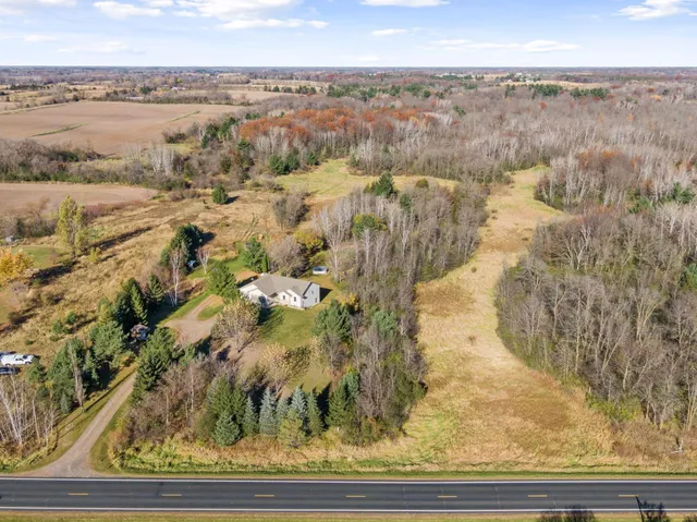 $475,000 | 1108 North Lake Drive West, Braham, MN 55006