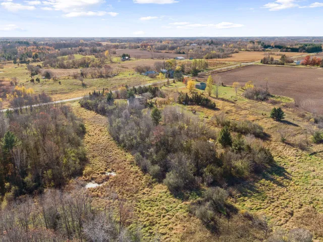 $475,000 | 1108 North Lake Drive West, Braham, MN 55006