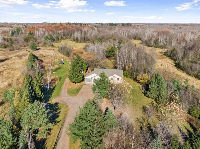 $475,000 | 1108 North Lake Drive West, Braham, MN 55006