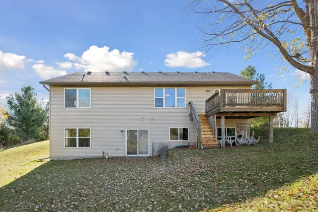 $475,000 | 1108 North Lake Drive West, Braham, MN 55006