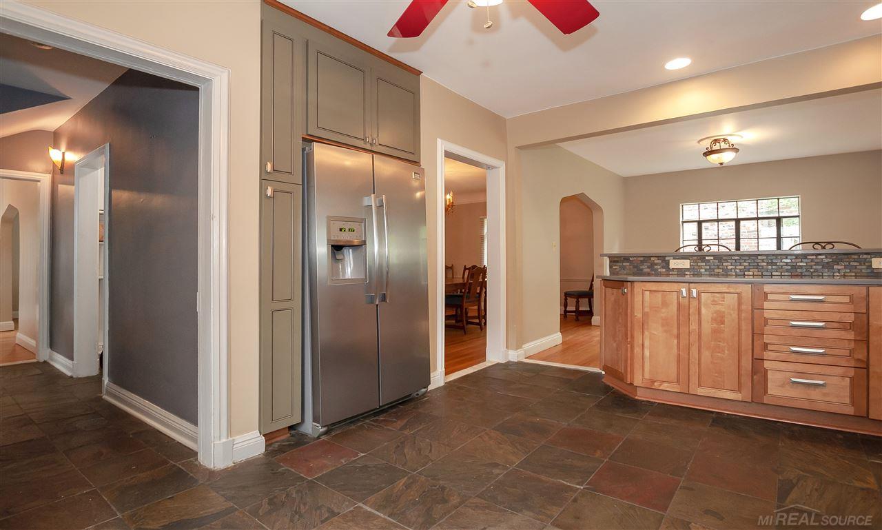 1311 Bishop Road Grosse Pointe Park, MI 48230 - Photo 18 of 40