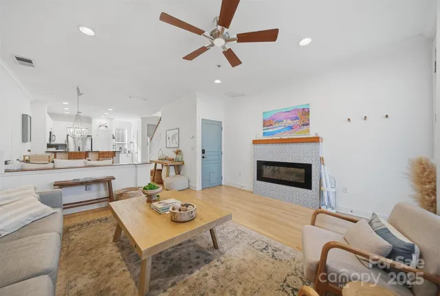 $449,000 | 1023 South Sycamore Green Place, Charlotte, NC 28202