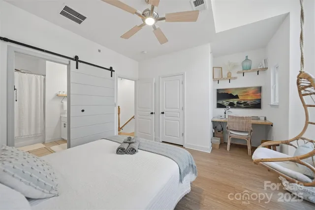 $449,000 | 1023 South Sycamore Green Place, Charlotte, NC 28202