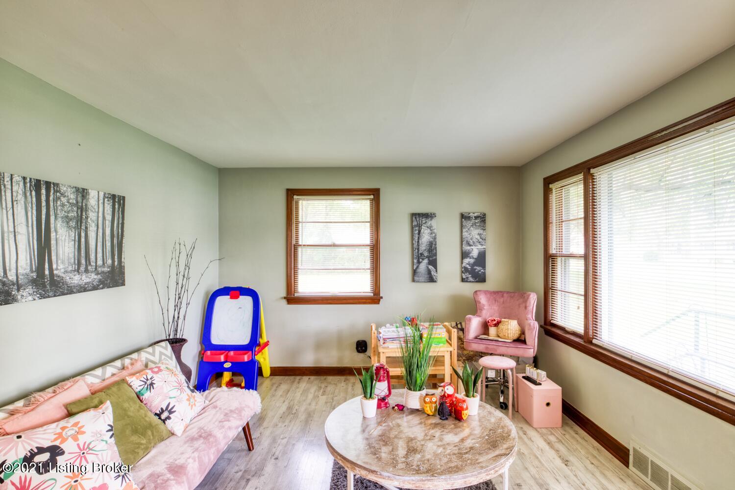 2204 Peaslee Road Louisville, KY 40216 - Photo 5 of 29 GSP-2204_Peaslee_Rd-5