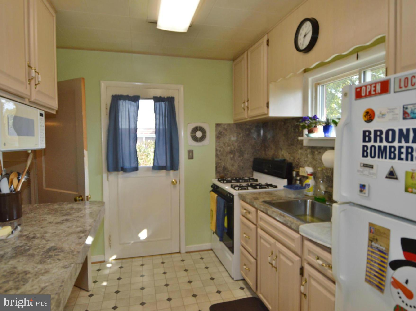 2445 Ellis Road Baltimore, MD 21234 - Photo 11 of 23 Kitchen