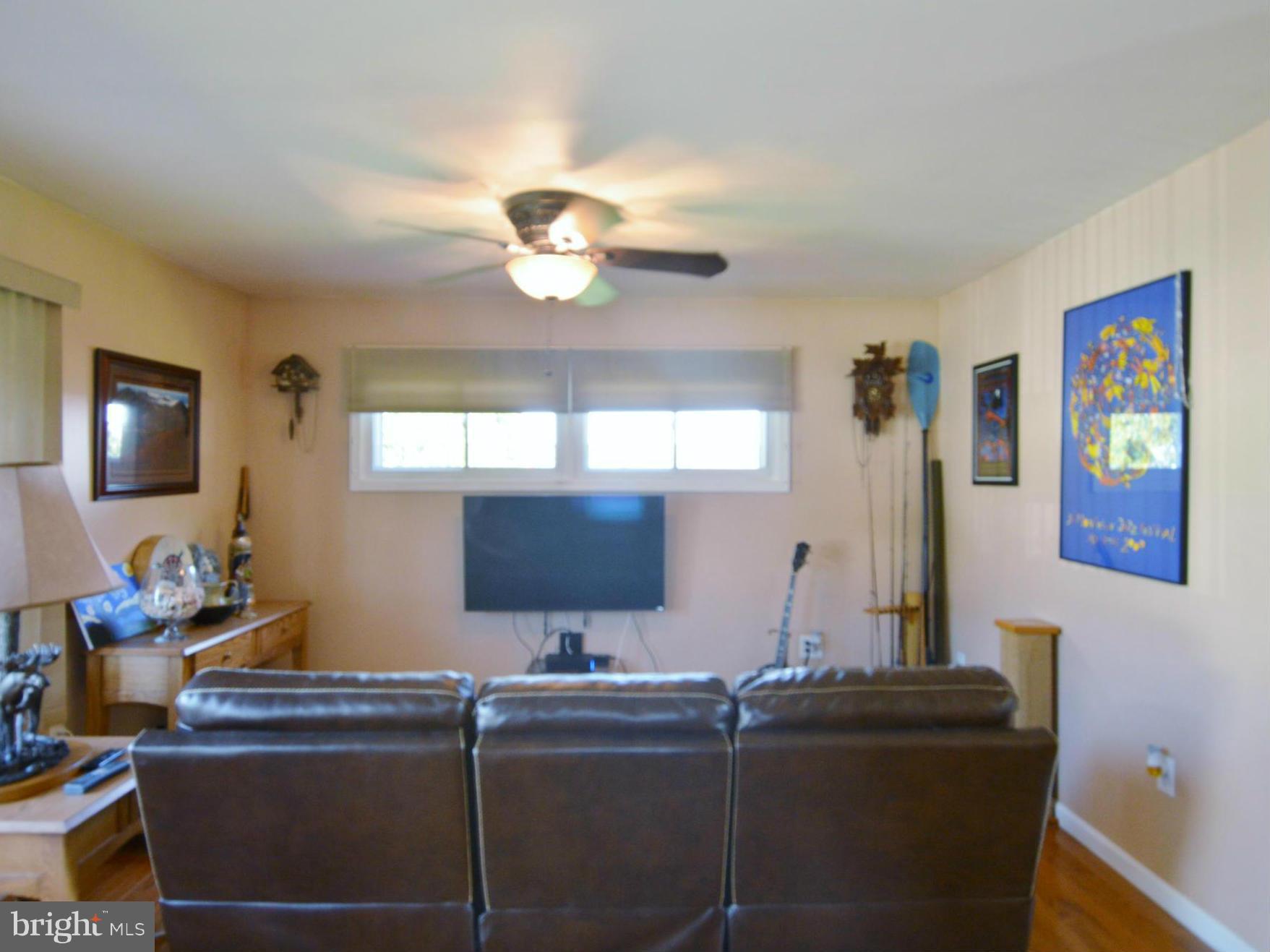 2445 Ellis Road Baltimore, MD 21234 - Photo 19 of 23 Living Room