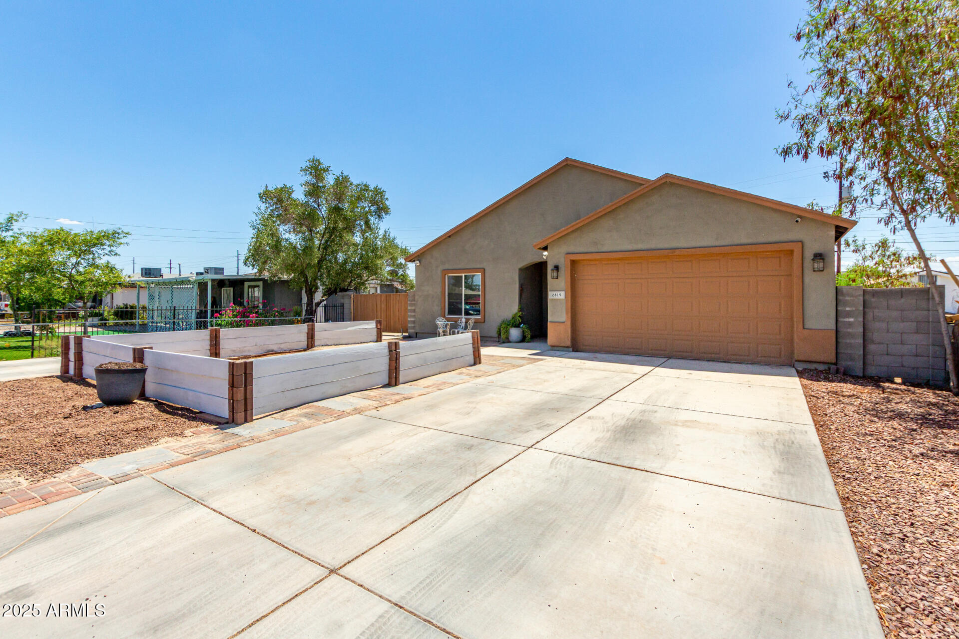 2815 West Almeria Road Phoenix, AZ 85009 - Photo 5 of 38 05 Almeria